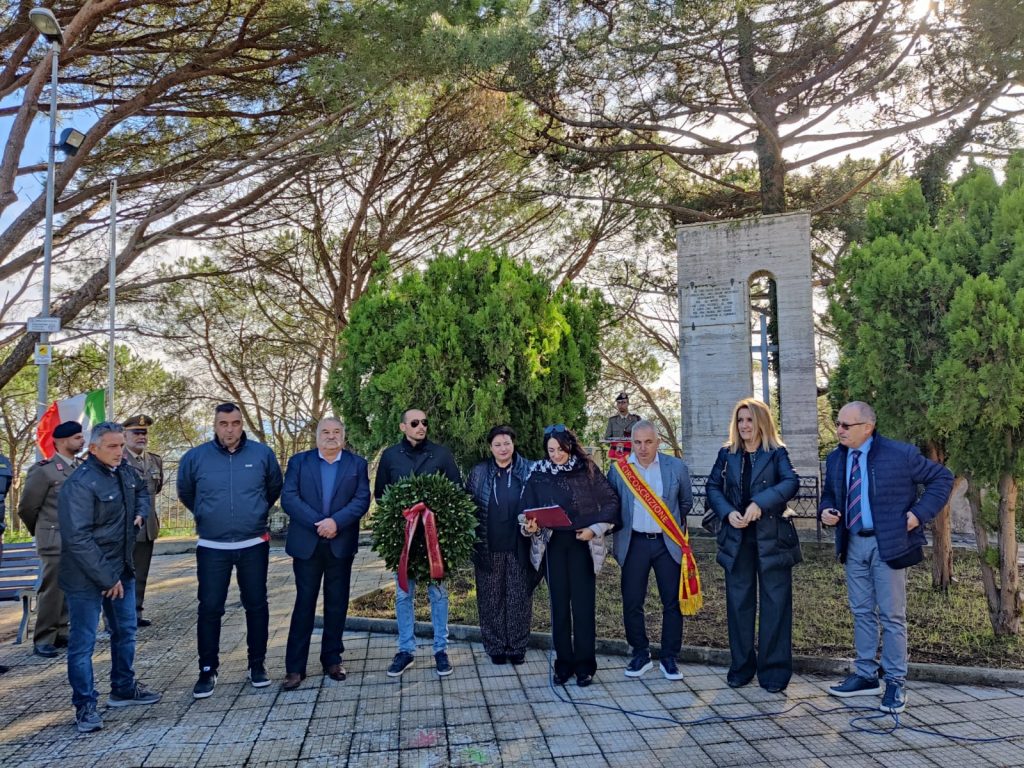Cerimonia in onore ai caduti a Castanea