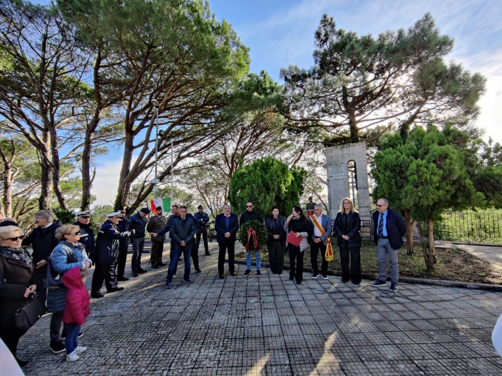Cerimonia in onore ai caduti a Castanea