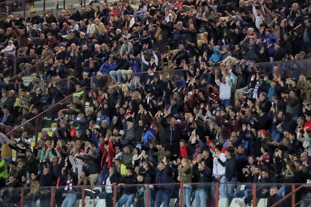 Festa Reggina-Genoa Ola tifosi Reggina Granillo
