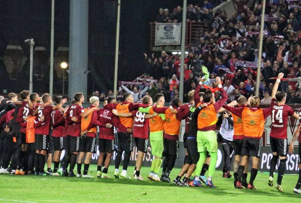 Festa Reggina-Genoa squadra Curva Sud coro finale