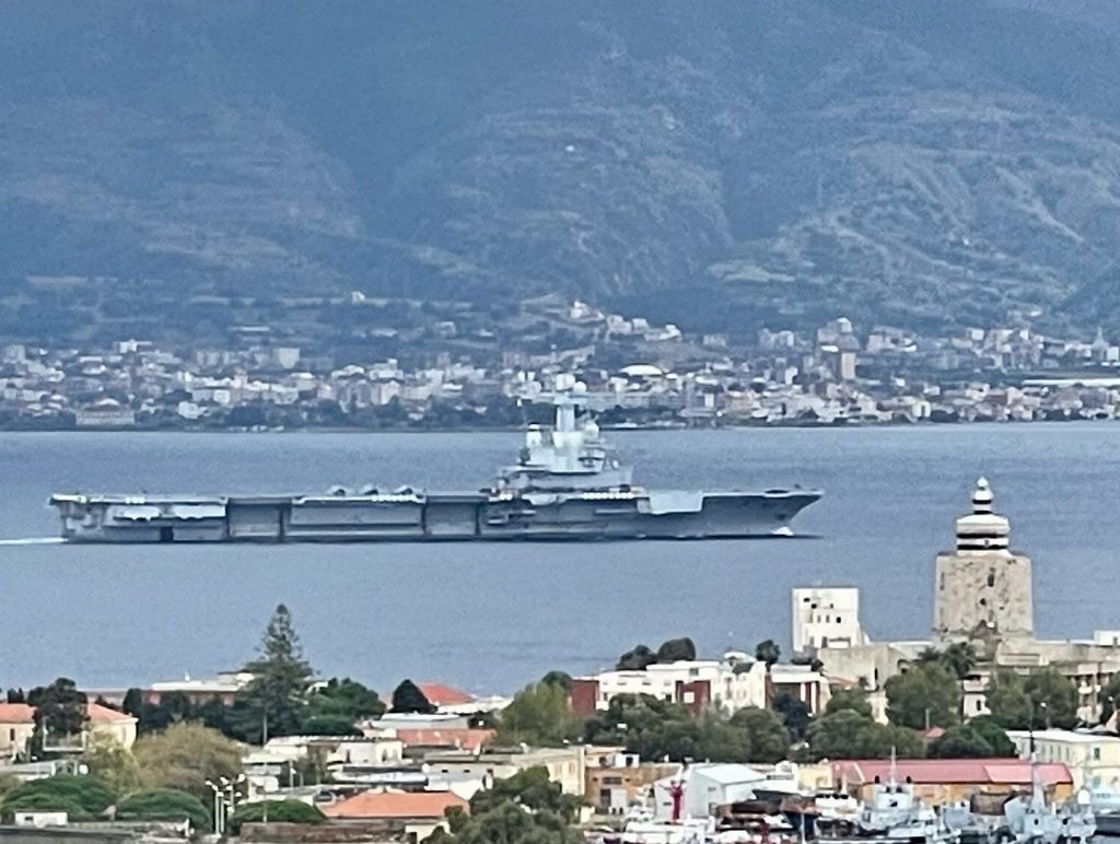 Charles de Gaulle nave stretto 50