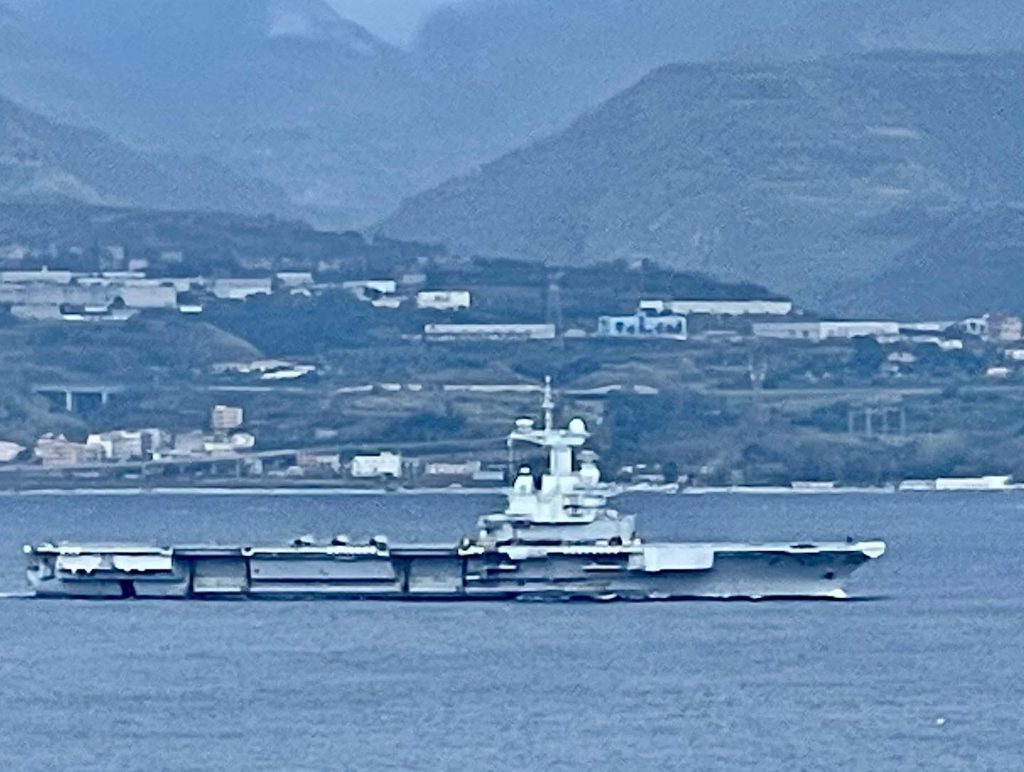 Charles de Gaulle nave stretto 50