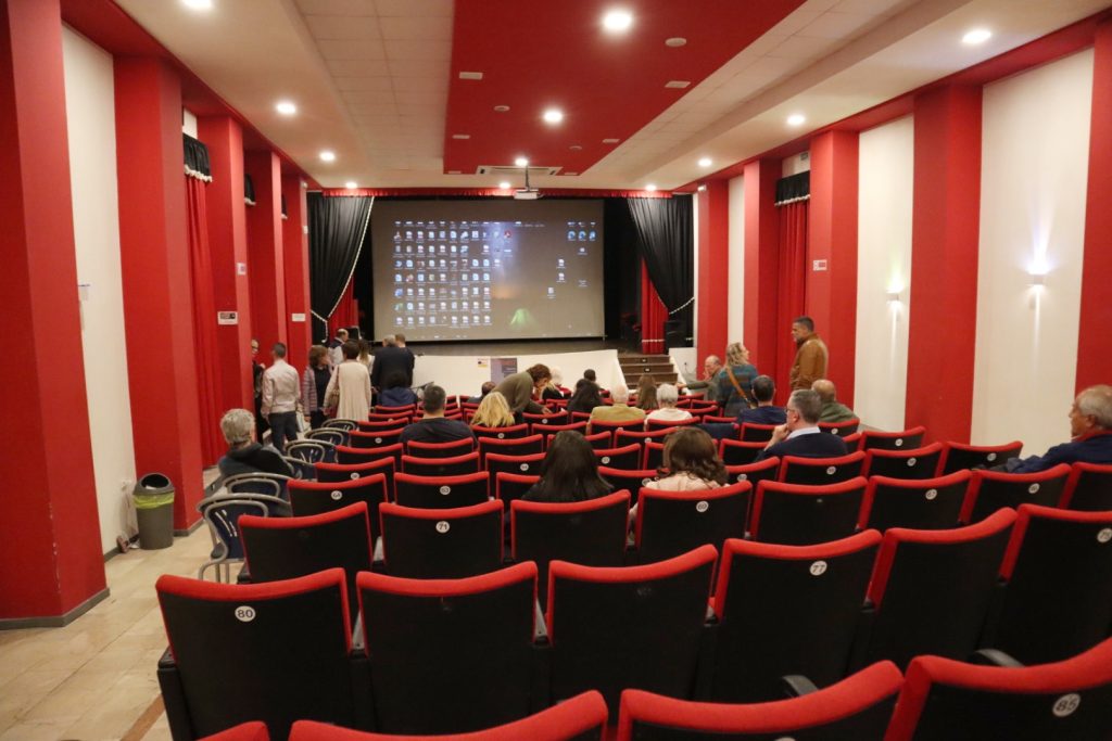 Proiezione documentario-denuncia Invisibili Reggio Calabria Cineteatro Metropolitano