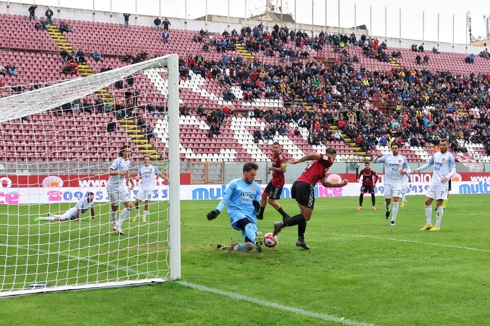 Reggina-Benevento gol Canotto