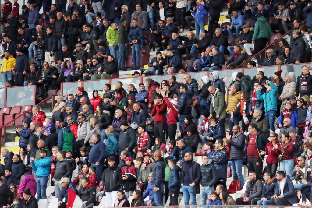Reggina-Benevento tifosi Granillo tribuna coperta