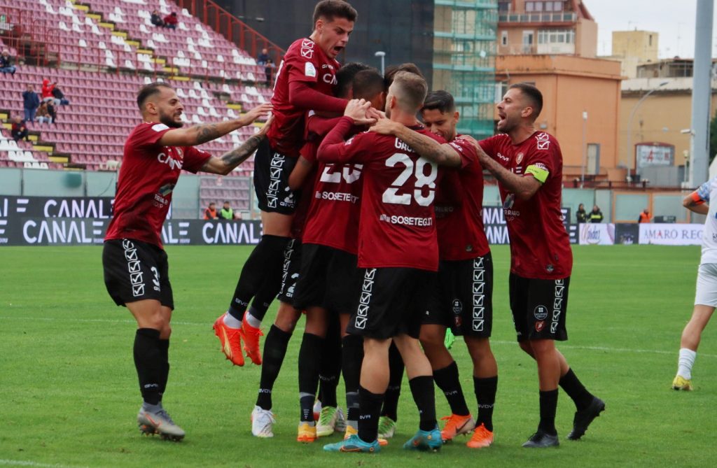 Reggina-Benevento esultanza gol Hernani