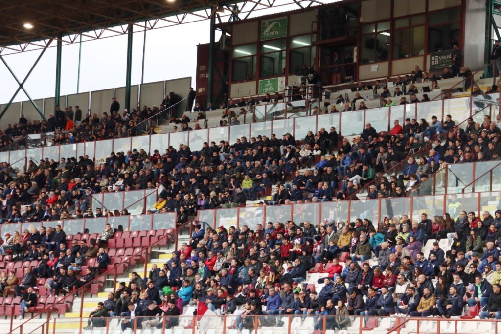 Reggina-Benevento tifosi Granillo tribuna coperta