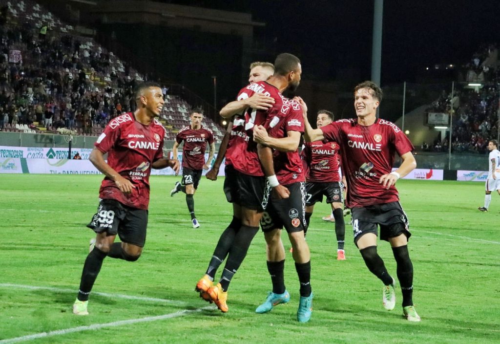 Reggina-Genoa esultanza gol Hernani