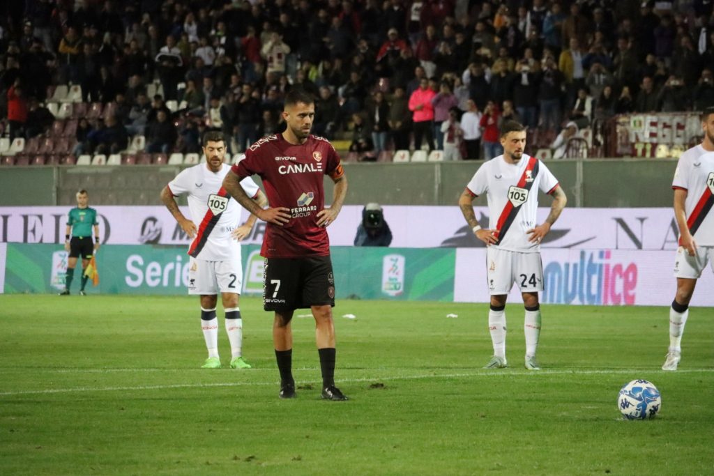 Reggina-Genoa rigore Menez parato