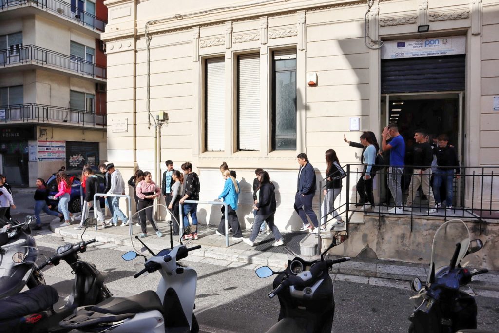 evacuazione scuola reggio calabria esercitazione anti sismica