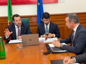 salvini occhiuto