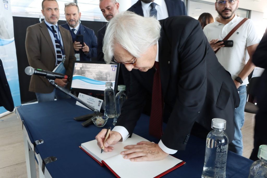 sgarbi al museo di reggio calabria