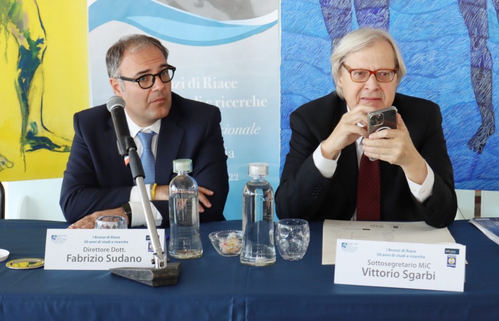 sgarbi al museo di reggio calabria