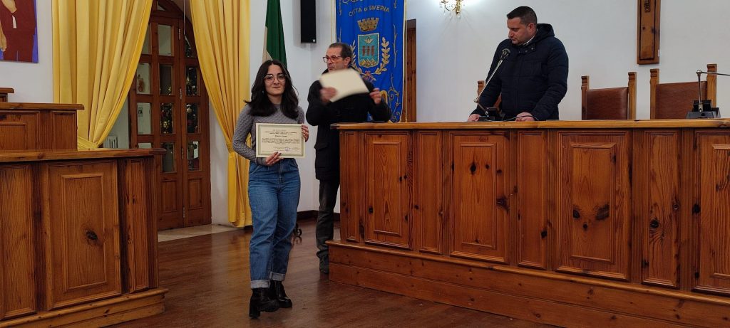 ATTESTATO CAROLEO ROBERTA