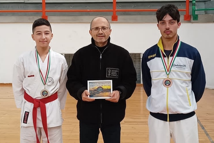 Da sx. Domenico Carnuccio, il Maestro Giuseppe Cavallo e Gabriele Pronestì