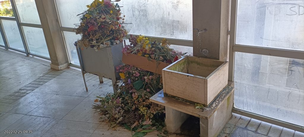 Degrado cimitero Condera (2)