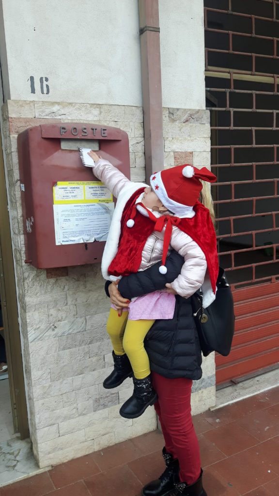 Evento di Natale bambini ufficio postale Varapodio