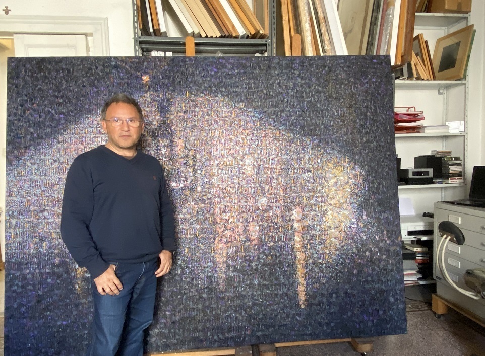 Piero Zuccaro nel suo studio_1 (alle spalle opera L'idea del visibile, ost 2019)