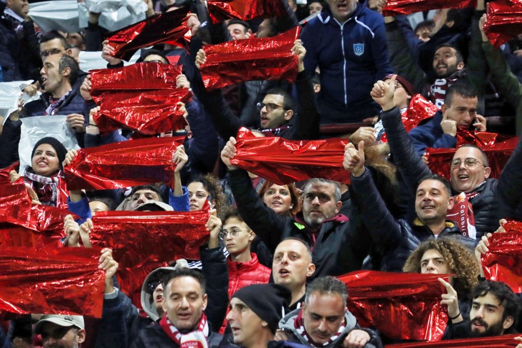 Coreografia Reggina-Bari Curva Sud tifosi Granillo