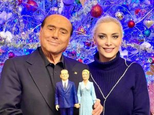 Silvio Berlusconi e Marta Fascina regalo di Natale