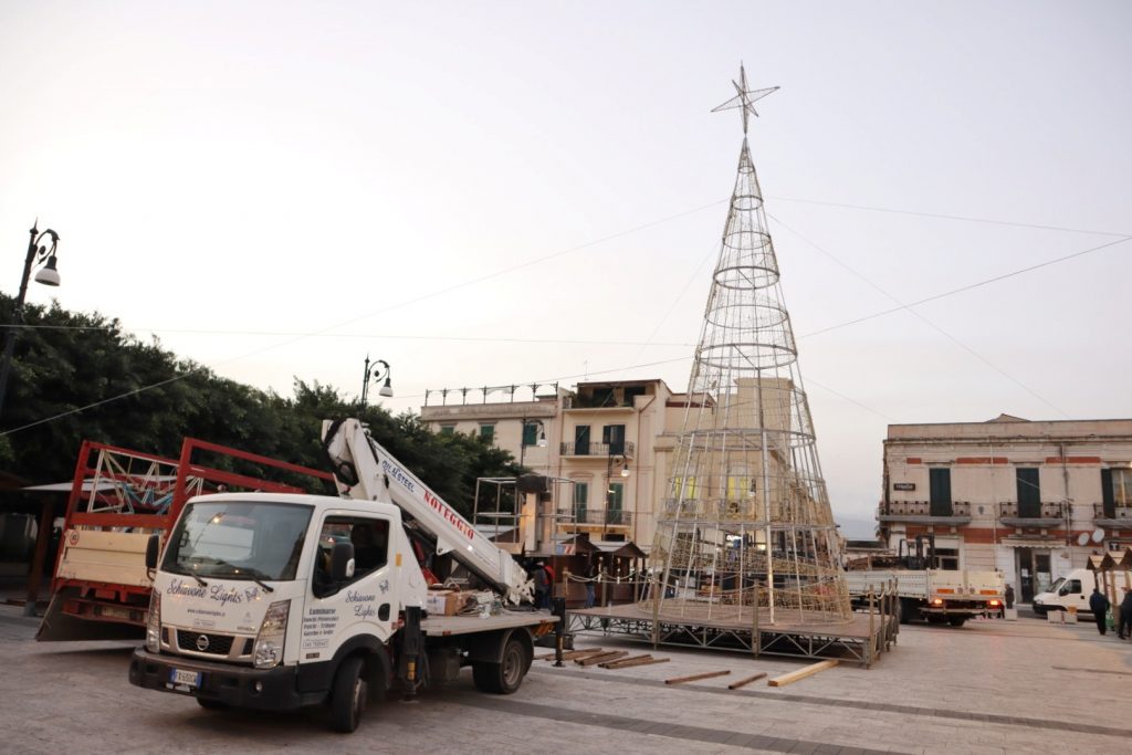 albero natale piazza duomo