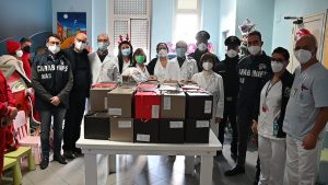 carbinieri nas donano panettoni sequestrati