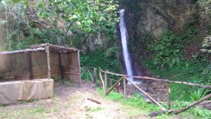 una delle location del presepe accanto alla cascata s tecla