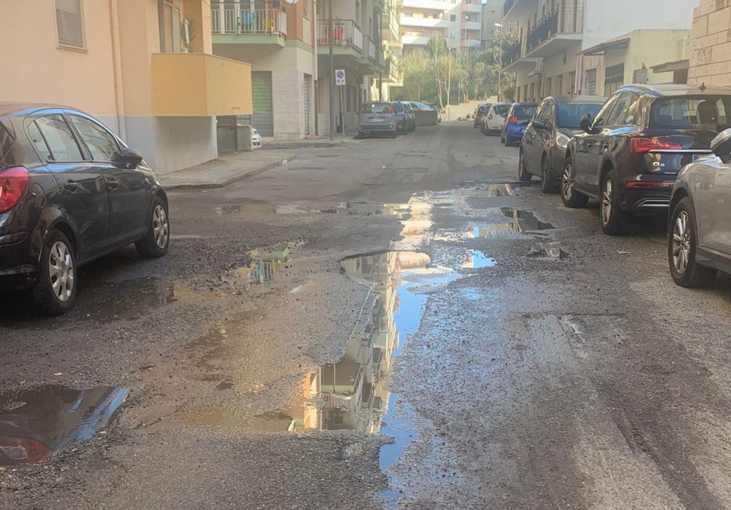 Buche Via Villini Svizzeri Reggio Calabria