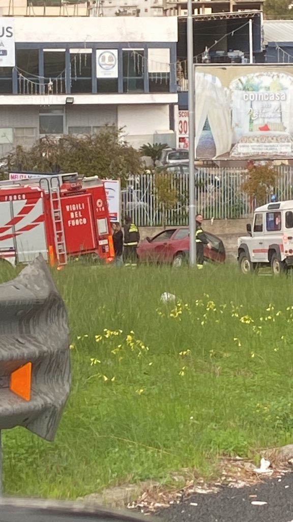 Incidente Cardinale Portanova Auto Cunetta