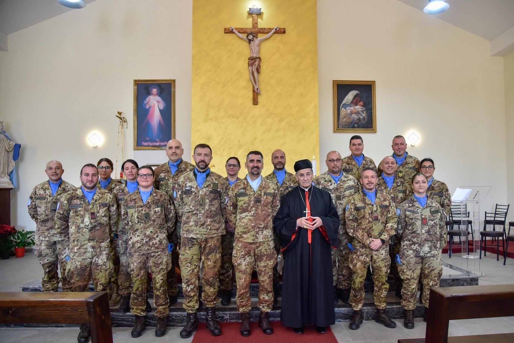 Patriarca visita militari italiani libano