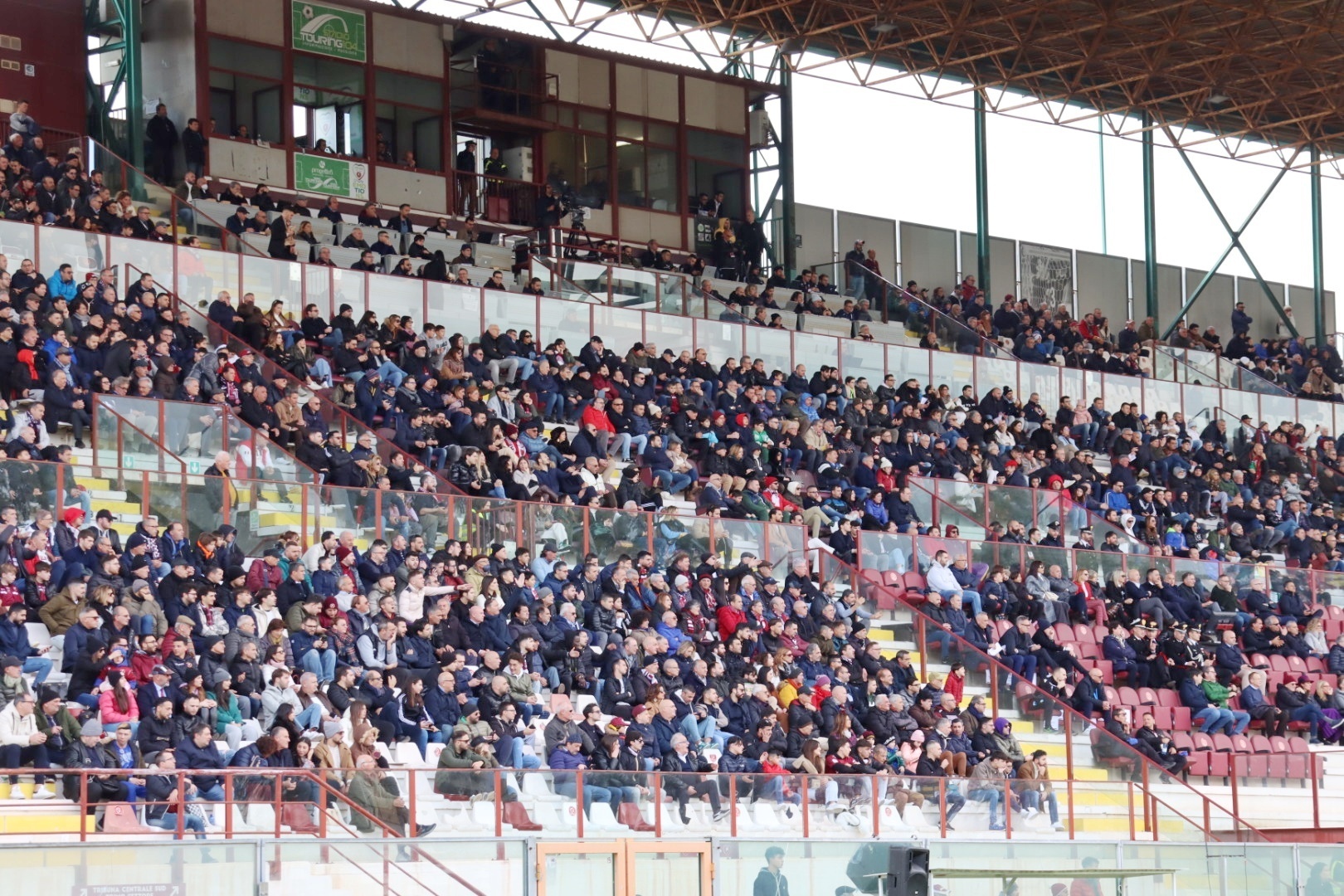Reggina-Spal Tribuna coperta tifosi Granillo