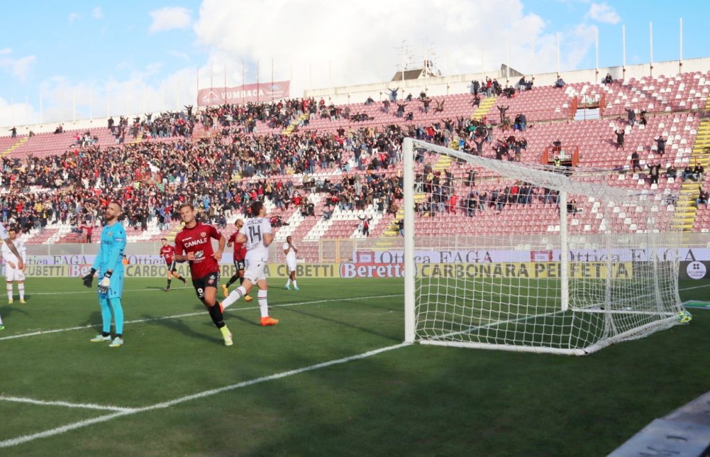 Reggina-Ternana gol Canotto annullato