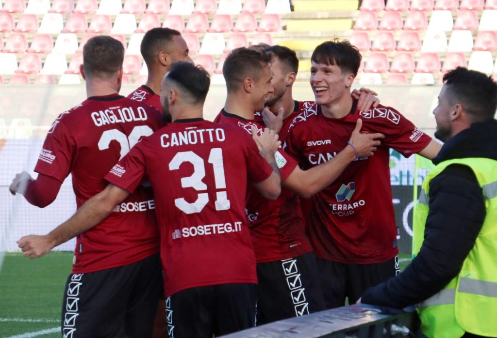 Reggina-Ternana esultanza gol Fabbian