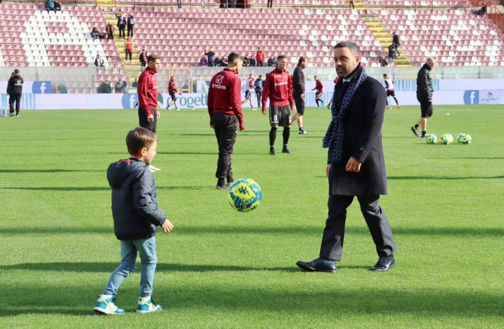 Reggina-Ternana prepartita palleggi Saladini con figlio