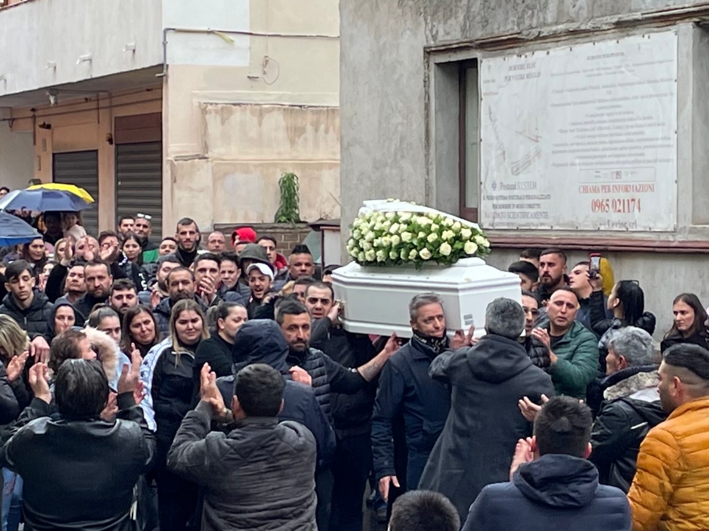 funerali valentina bimba morta sull'a2