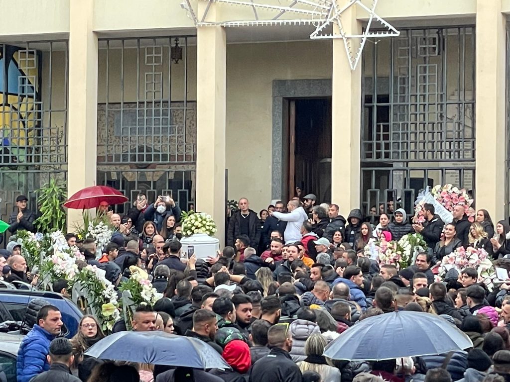 funerali valentina bimba morta sull'a2