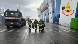 nave Gnv vigili del fuoco