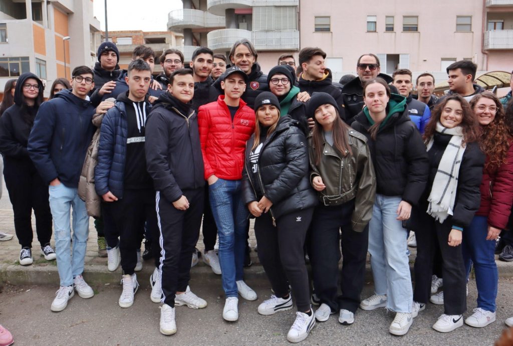 Angela Robusti, Inzaghi e gli studenti reggini al Rione Marconi