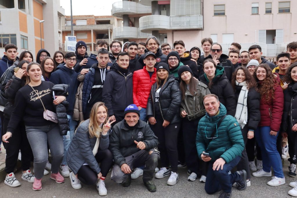 Angela Robusti, Inzaghi e gli studenti reggini al Rione Marconi