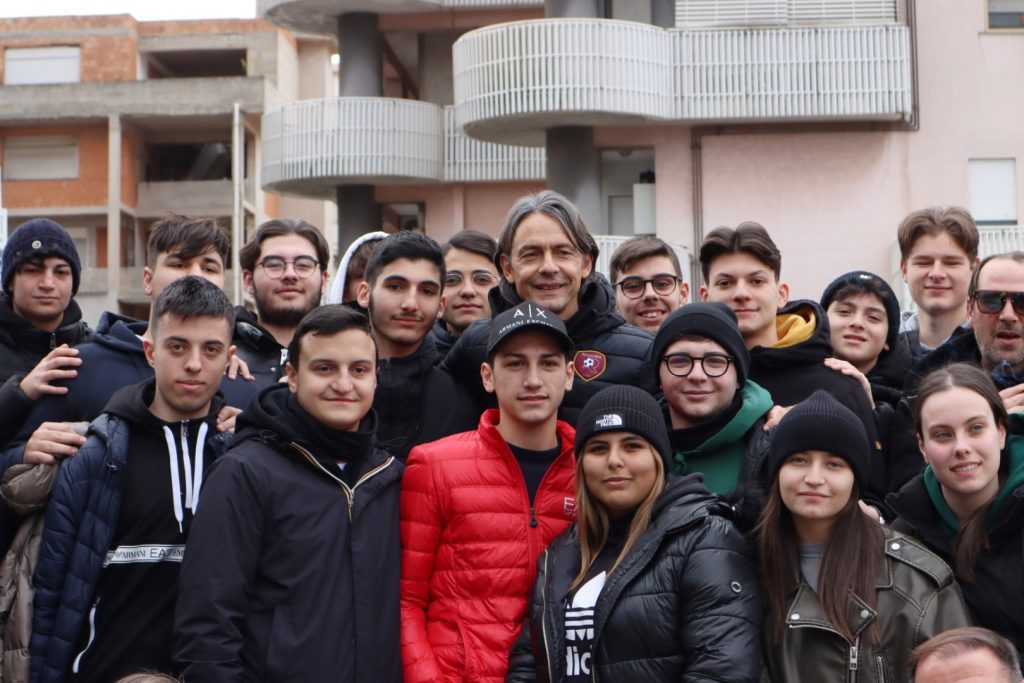 Angela Robusti, Inzaghi e gli studenti reggini al Rione Marconi