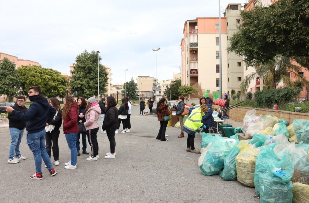 Angela Robusti, Inzaghi e gli studenti reggini al Rione Marconi