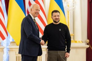 Joe Biden e Volodymyr Zelensky