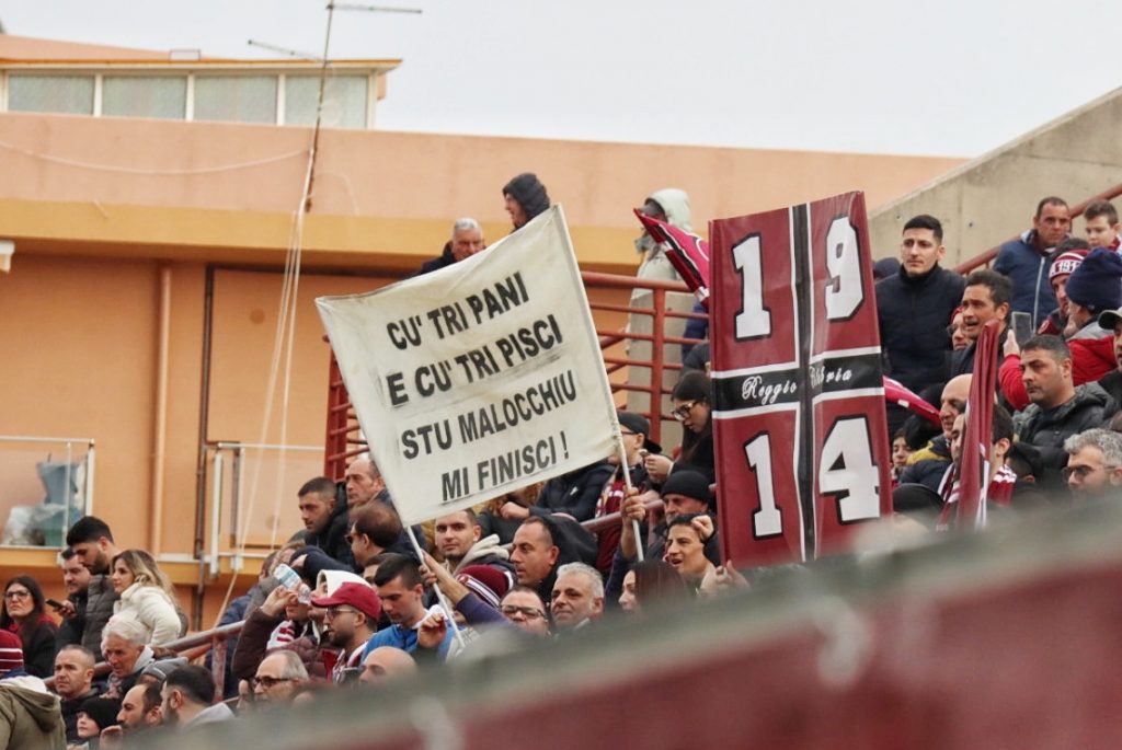 Reggina-Modena striscione tifosi Curva Sud Granillo