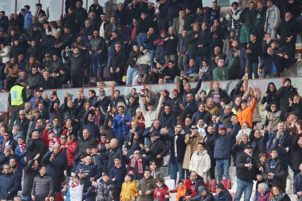 Reggina-Modena esultanza tifosi gol Pierozzi