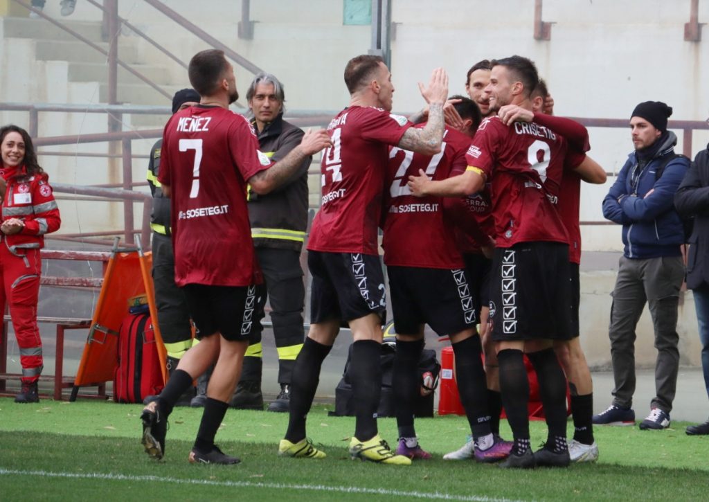 Reggina-Modena esultanza dopo gol Pierozzi