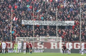Reggina-Modena striscione Curva Sud reddito di cittadinanza