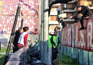 Reggina-Pisa contestazione tifosi e Inzaghi sotto la Curva