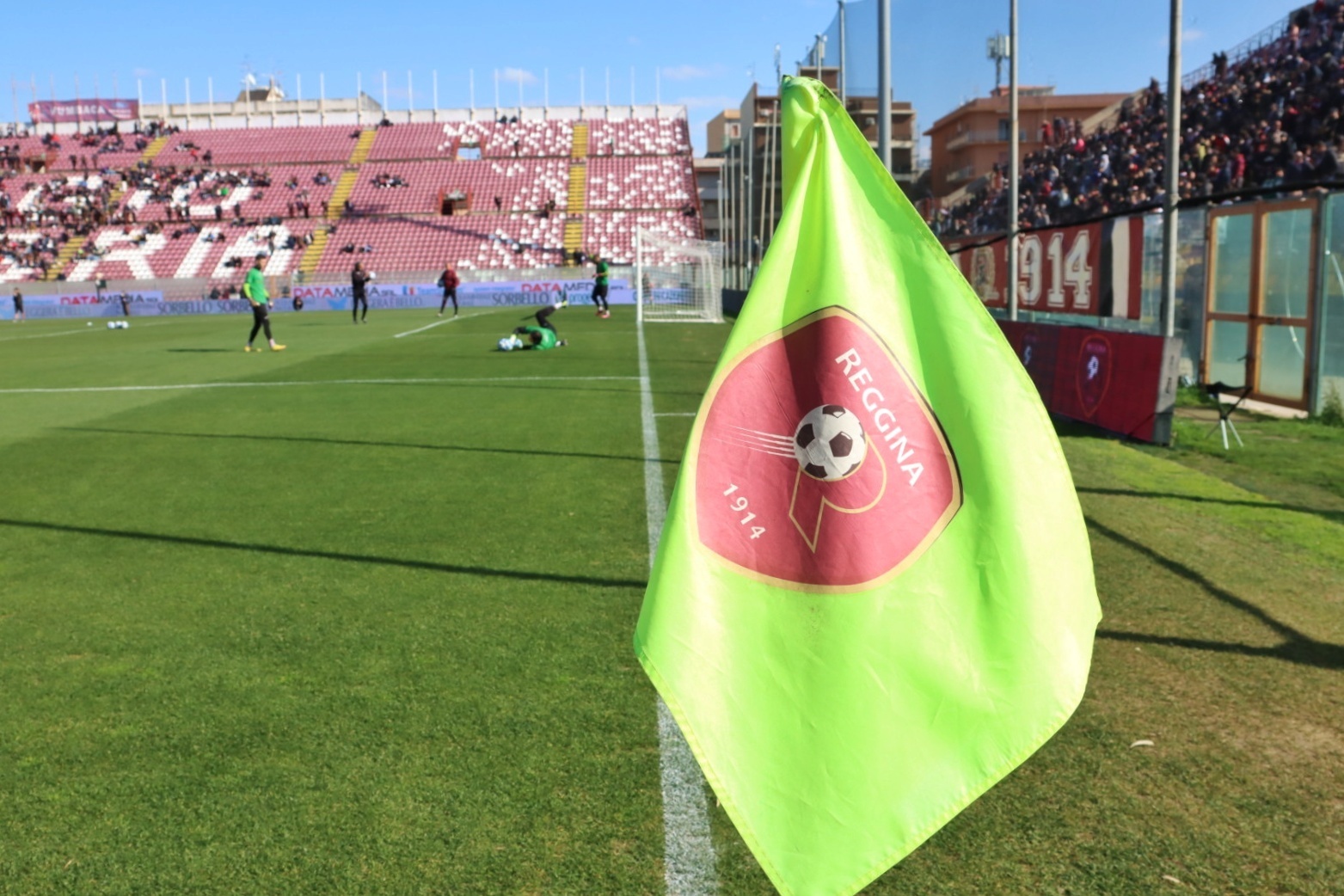 Reggina-Pisa prepartita riscaldamento bandierina corner Granillo logo reggina
