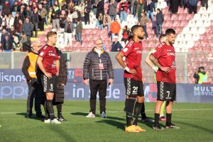 Reggina-Pisa contestazione giocatori tristi sotto la Curva Gori Hernani Menez