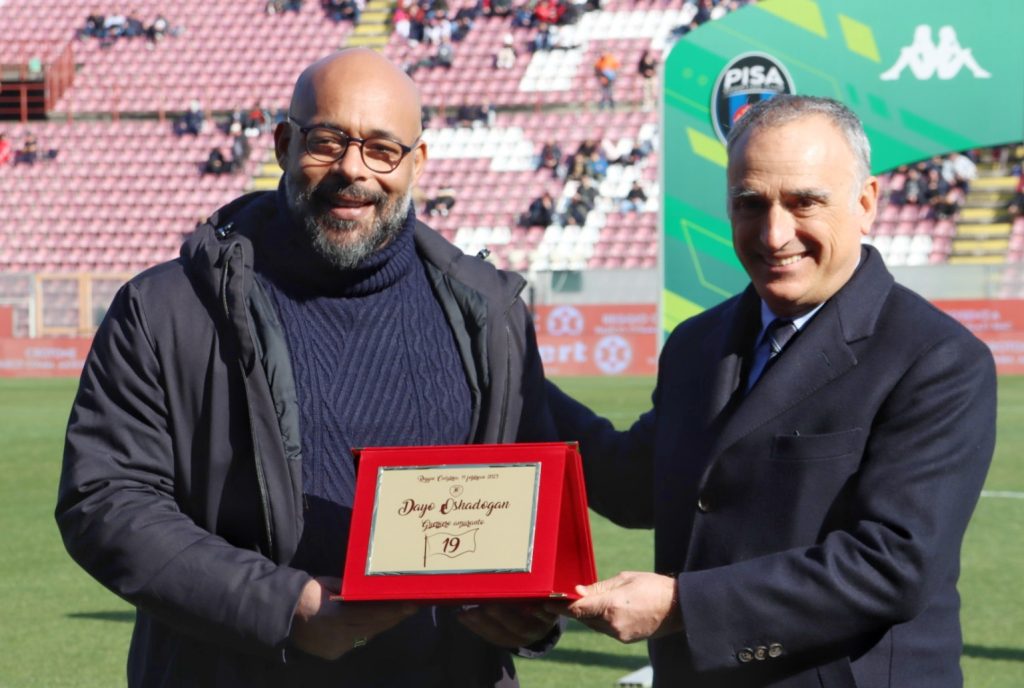 Reggina-Pisa, premiazione e accoglienza Oshadogan con Cardona